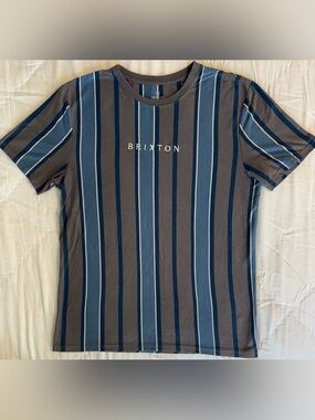 Brixton Vertical Stripe Embroidered Logo Tee Shirt Men’s Large